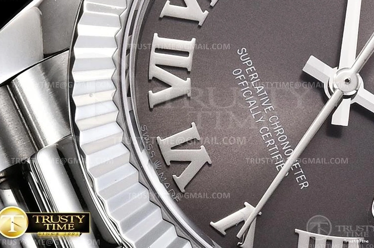 0131 RMDJ0253E – DJ Midsize 31mm Sophisticated 825